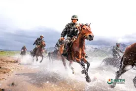 战马奔腾！铁血骑兵连图片