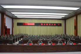 因违规使用手机泄密，东部战区某战士被降衔处分并提前退役图片