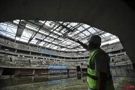 四川首个NBA级别专业篮球场馆钢结构完工，将作为大运会备用场馆图片
