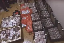 国有行原主任近2千万受贿款藏于地下室不敢动，案发时包装还未打开图片