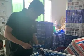 使用二次回收塑料造盗版玩具 上海警方侦破一起侵犯玩具著作权案图片