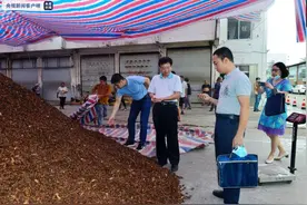 查封141吨香料 广西市场监管部门对广西高峰香料物流中心开展专项检查图片