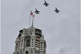 台北上空一早战机呼啸而过，又有人惊呼“真打起来了？”图片