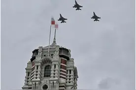 台北上空一早战机呼啸而过，又有人惊呼“真打起来了？”图片
