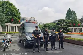 “我申请出战！”杭州这位一马当先冲在前的大马哥，是位让人安全感爆棚的硬汉图片