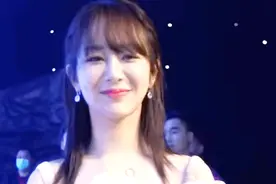 杨紫凭啥好友遍地？“续命神器”紫式朋友圈功不可没，看过都说好图片