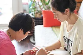 把美容院搬回家的人图片