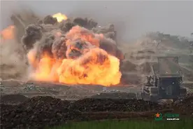 震撼！工兵战术演练扫雷爆破器实爆画面曝光图片