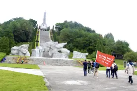 走进红军长征突破湘江烈士纪念碑园 重温长征壮歌图片
