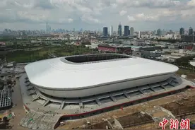 探访国内首个FIFA认证足球场 首秀将迎英雄联盟全球总决赛图片
