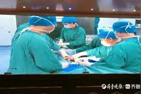 严重关节炎能保住膝关节了！青大附院论坛现场演示微创保膝手术图片