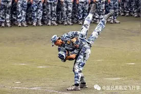 萌新帅炸了！川内高校军训现场直击！多图预警图片