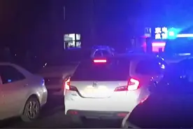 大连一无牌私家车拒让救护车 警方：罚200元记3分图片
