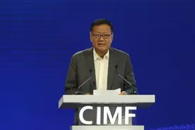 凤凰卫视刘长乐：媒体需挖掘人类共通的情感，让世界连结视频封面
