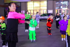 《这！就是街舞》征服东北广场大妈，街舞培训市场迎来下沉增量图片
