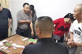 半夜“推筒子”聚众赌博，荆门东宝警方一窝端图片