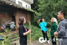 督战队里的“娘子军”图片