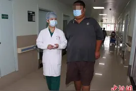 一男子爱喝可乐体重飙升 接受减重手术后出院图片