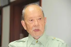 87岁老兵用断臂写字，背后故事让人热泪盈眶图片