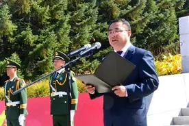 穆占一在白山市烈士纪念日暨杨靖宇将军殉国80周年公祭大会上的讲话图片