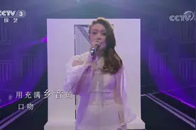 这首全新版的《小小》，容祖儿用更成熟的心灵重新演绎它的美好