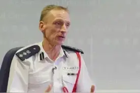 多名纪律部队人员获港府授勋，英籍“爆头警司”获行政长官公共服务奖状嘉奖图片