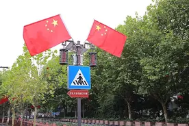 今天，中秋邂逅国庆！拱墅一身“红妆”一城月色，映照万千团圆至味！图片