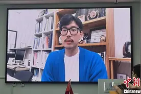 在华留学生的“云中秋节”：期盼早日在校团圆图片