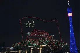 无人机是画笔天空当幕布 羊城千架无人机致敬钟南山等战疫英雄图片