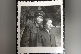 想见你！他在上海南京东路执勤，一年多未见的奶奶突然现身图片