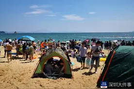 深圳大梅沙人性化延迟闭园时间，为让游客尽兴赏月过节图片