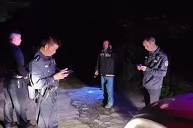 【节日我在岗】熊孩子不写作业被父母批评后独自出门玩耍，民警三小时内成功找回图片