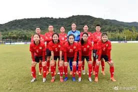 四川女足以不败战绩夺女甲冠军 冲超成功图片