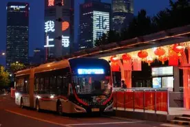想要慢节奏游上海，不妨来试试这些流动的“风景线”图片