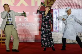 诸城市举办“迎国庆·庆中秋—国家级非物质文化遗产茂腔展演”活动图片