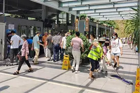 广东高速新增600个临时移动厕所，男女厕位可灵活转化图片