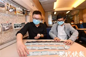 沪宁线上班族用车票摆出“和谐号”：我们都叫“长三角人”图片