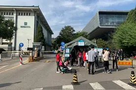 国家图书馆一座难求，馆方提醒：不能前来请尽早取消预约图片