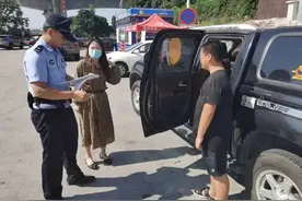 儿子被父母遗忘在高速服务区淡定等待，“不是第一次了”图片