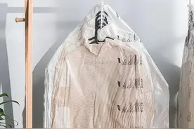 一换季衣柜就“爆仓”？这样收纳，再多50件衣服也挂得下图片