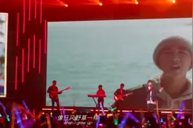电影《再见吧！少年》温暖片段 刘敏涛荣梓杉泪洒圆梦舞台视频封面