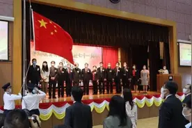 梁振英：香港学校必须旗帜鲜明反对“港独”图片
