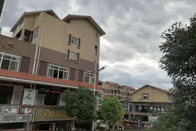 商住一体小区楼下两家KTV扰民，业委会起诉颁证部门，法院二审判了图片