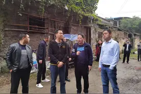 四川内江高新区将在3日内劝导所有老旧危房小区住户搬离图片