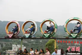 国庆假期最后一天 重庆周边游持续火爆图片
