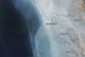 烧掉20个纽约！美国加州山火染红月亮太空可见，专家：已破纪录图片