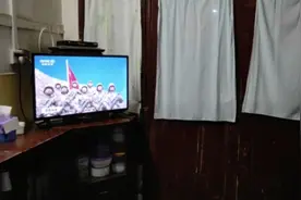 “老兵张富清，向你们致敬！”他们一开口，我眼泪就下来了……图片