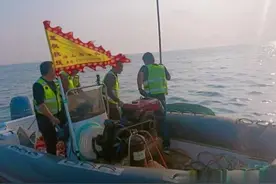 东营港海域发现一名遇难者，救援队紧急出动图片