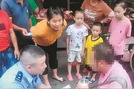 断臂男子未找到工作 饿晕在路边 警民合力爱心救助图片