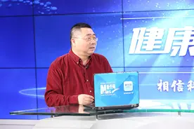 长期吃药警惕药物性肝炎 定期肝功能检查很有必要图片